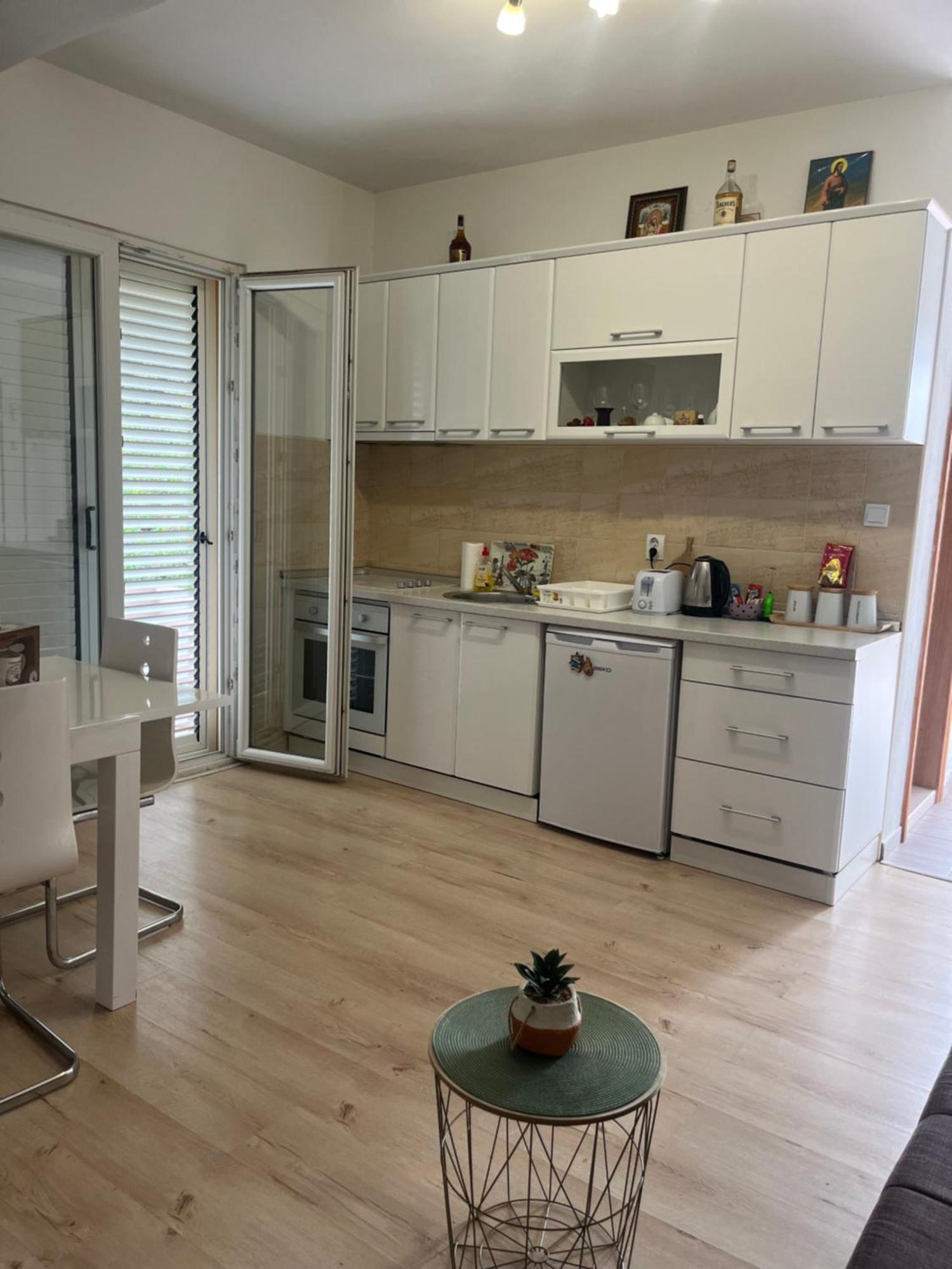 Apartman Iskra Bijela Exterior foto